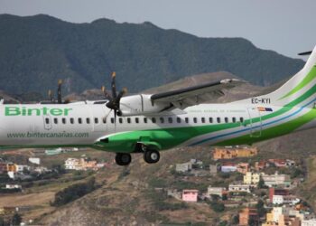 El aeropuerto de La Palma se mantiene operativo pero con retrasos por la nube de ceniza
