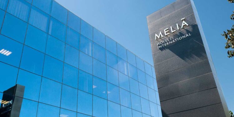 Meliá triplica sus ingresos y reduce un 54,7% sus pérdidas en el primer trimestre