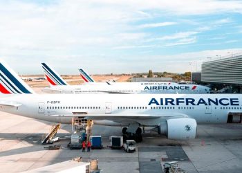 Francia prohíbe los vuelos cortos con alternativa en tren para luchar contra el cambio climático