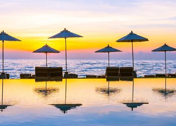 CCOO propone limitar el número de turistas y de nuevos hoteles para racionalizar el turismo en zonas saturadas