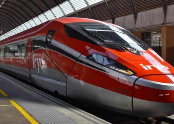 Un estudio de la Universidad de Oviedo revela que la alta velocidad contribuye a reducir la estacionalidad del turismo