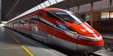 Un estudio de la Universidad de Oviedo revela que la alta velocidad contribuye a reducir la estacionalidad del turismo