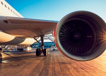 La Mesa del Turismo exige al gobierno que rechace el incremento del 4,09% en las tasas aéreas anunciado por AENA para marzo de 2024