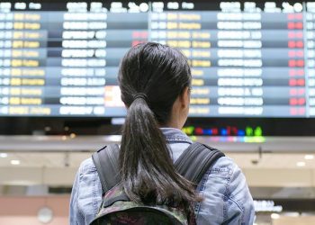 España recibirá 41 millones de turistas este verano, un 13% más que el año anterior, y el gasto total superará los 59.000 millones de euros, con un incremento del 22%