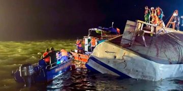 naufragio Vietnam barco turístico