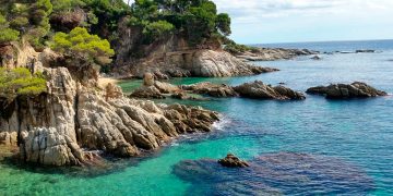Cala de la Roca del Paller spa natural Costa Brava