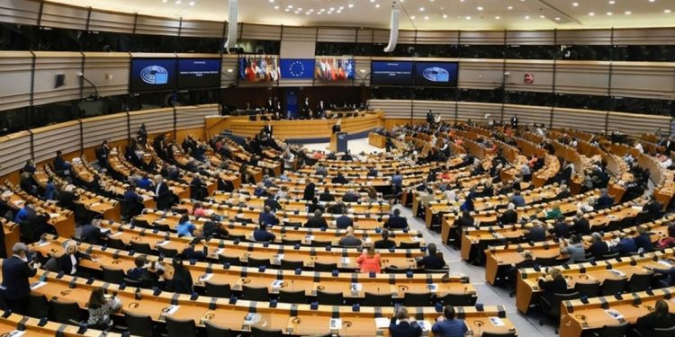 Parlamento Europeo Directiva de Viajes Combinados