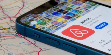 Consumo impone una multa histórica a Airbnb