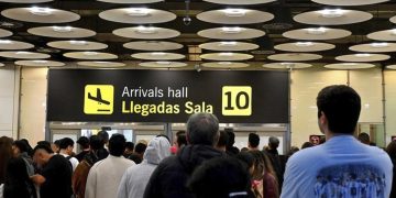 España recibe 96.8 millones de turistas internacionales en 2025