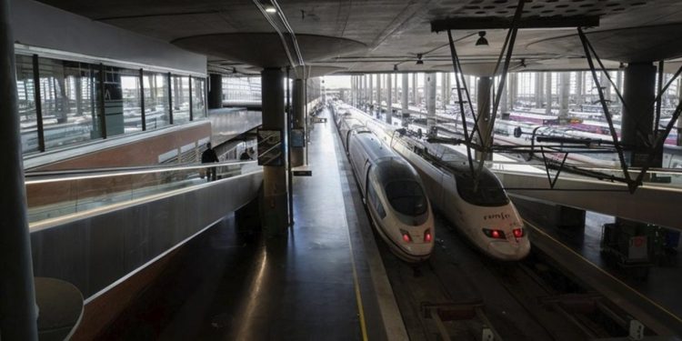 huelga de trenes en España y su impacto en los servicios