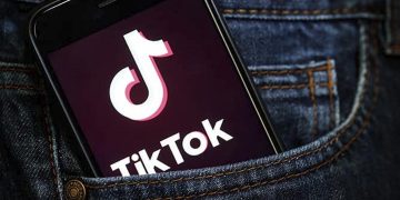 TikTok reservas de hotel Booking Expedia