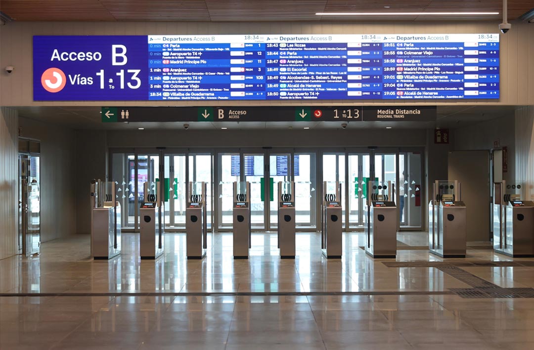 Accesos a Cercanías de la estación de Chamartín-Clara Campoamor