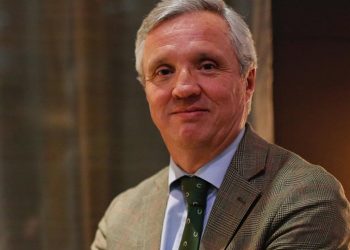 Carlos Garrido presidente de la Mesa del Turismo
