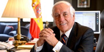 Carlos Espinosa de los Monteros